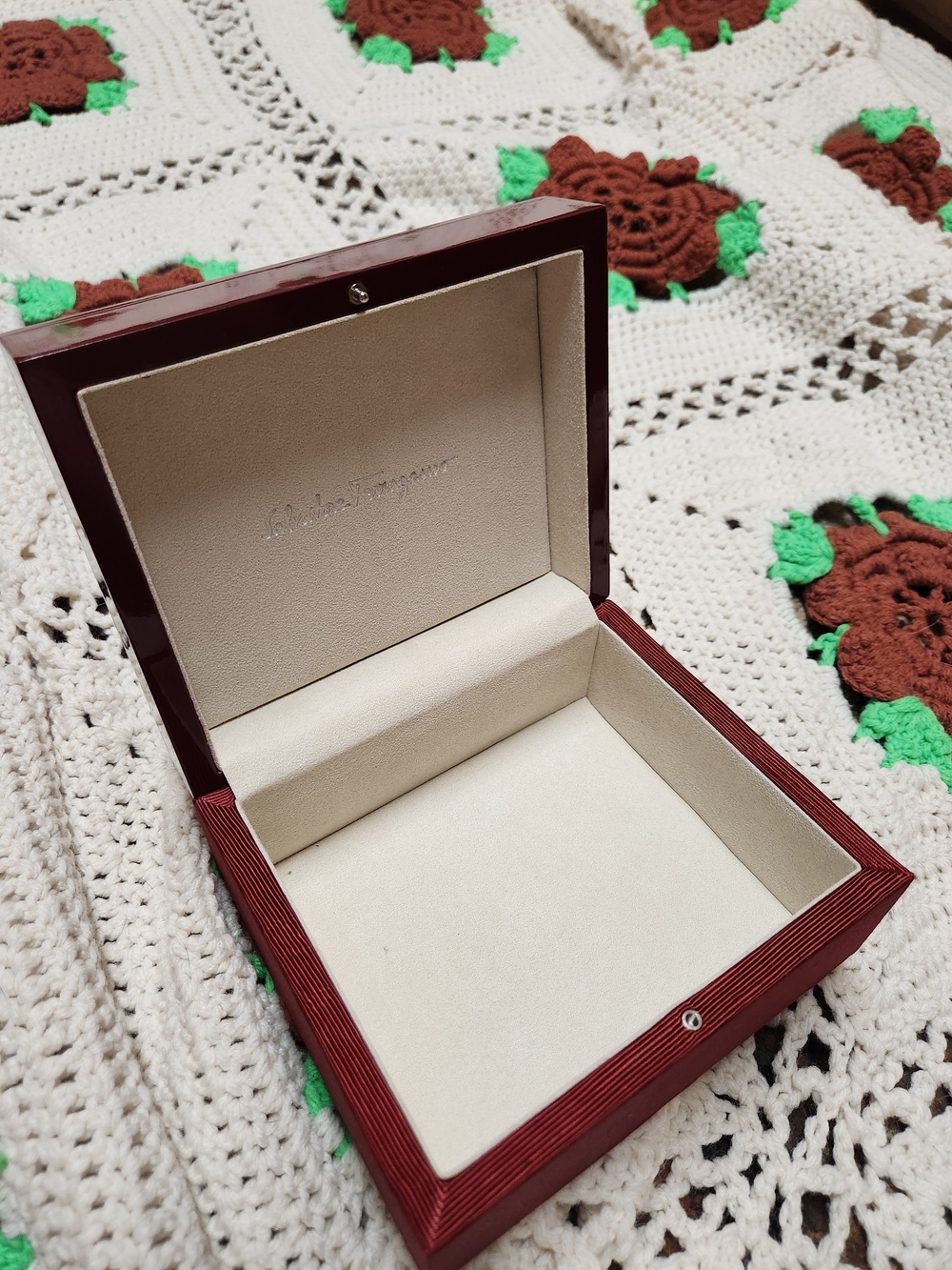Salvatore Ferragamo Burgundy Lacquered Gift Box - Picture 4 of 9